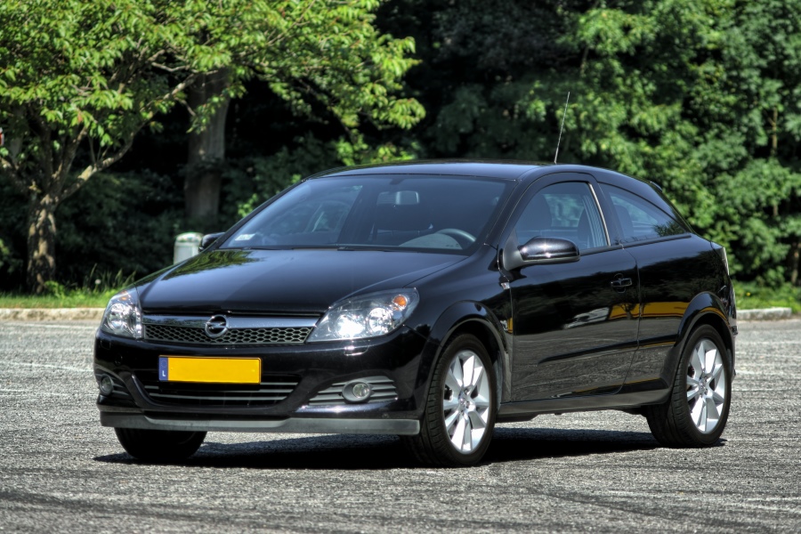 Opel Astra GTC Sport 1.9 CDTI